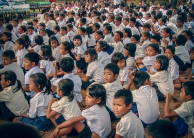 Enfants très pauvre scolarisés par l'ONG AVEC et présente lors d'une journées scolaire au Cambodge